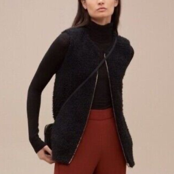 Wilfred (Aritzia) Chatou Faux Fur Vest in Burgundy Size XS - Picture 11 of 12